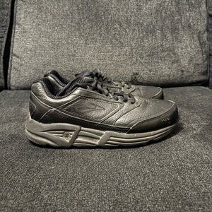 Brooks Addiction Walker Shoes Womens Size 6 Black Leather Comfort Sneakers
